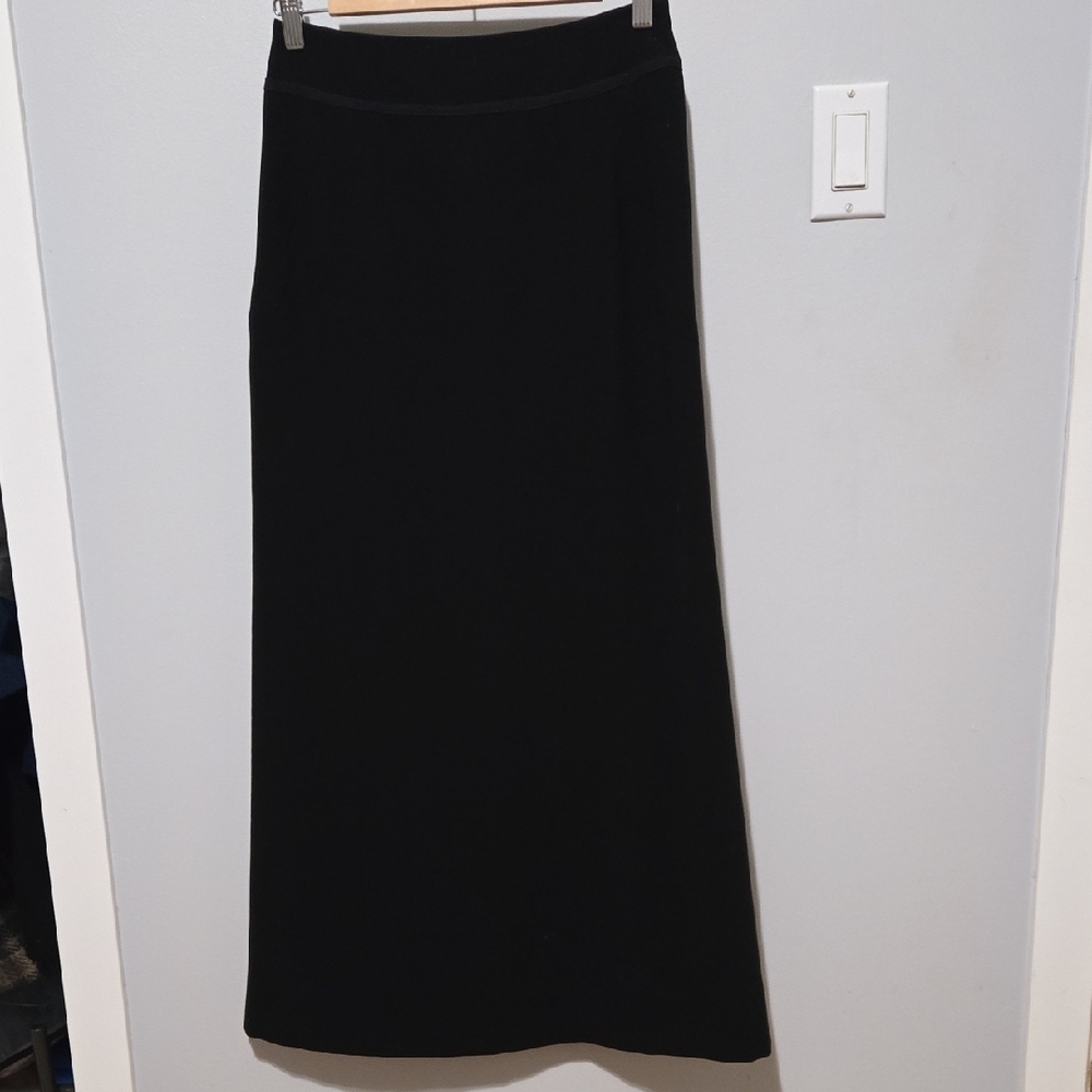 Tristan & Iseut Chic Black Maxi Skirt - Picture 2 of 6